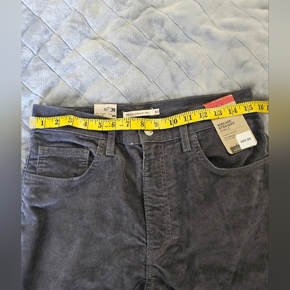 (186)Levi's Women's Hi Rise Ribcage Corduroy Straight Ankle Jeans - Picture 12 of 13